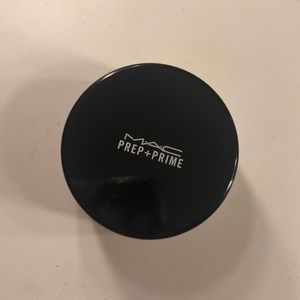 mac prep+prime baking powder